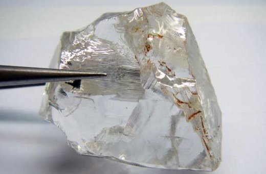 rough-diamond-angola-sylvain-goldberg