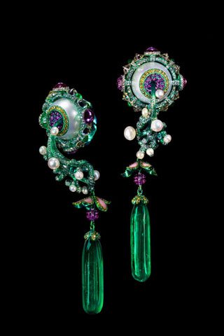 TEFAF-Earrings-Birth-and-Blossom-by-Wallace-Chan
